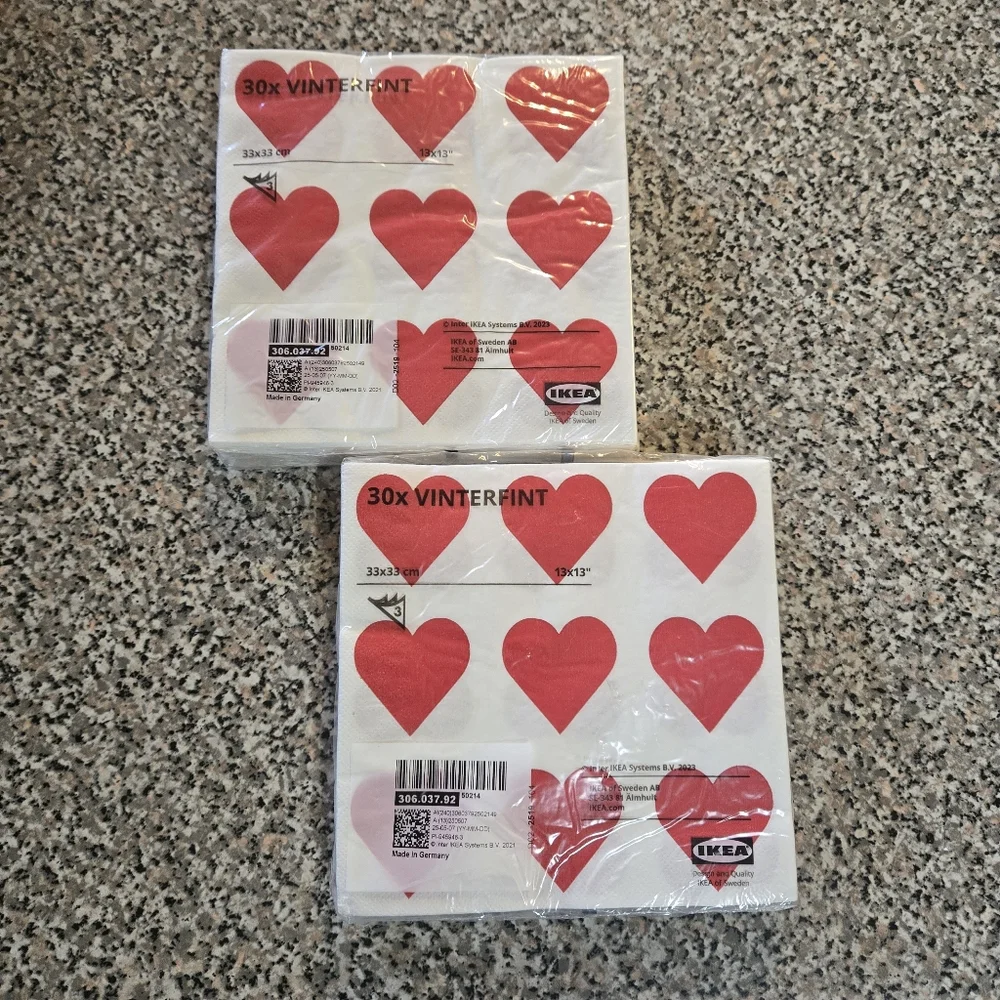 (Retired) VINTERFINT Red Heart Paper Napkins